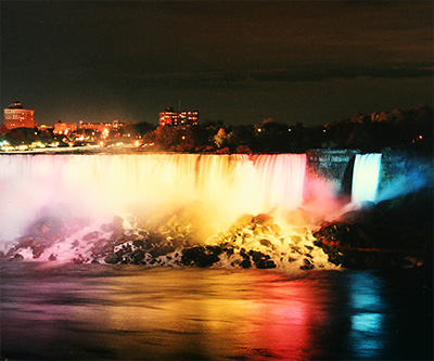 Registro fotográfico nocturno - Niagara Falls Canadá.